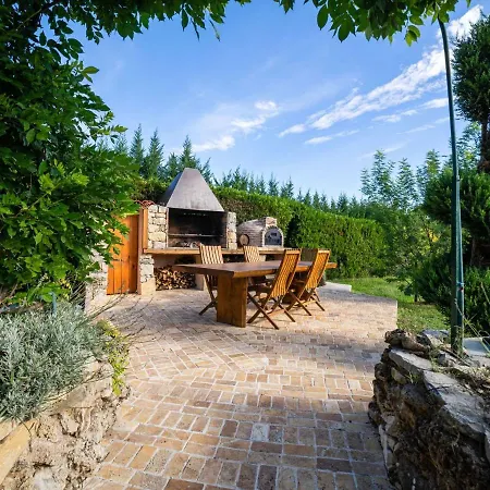 Nyaraló Stone With Private Pool